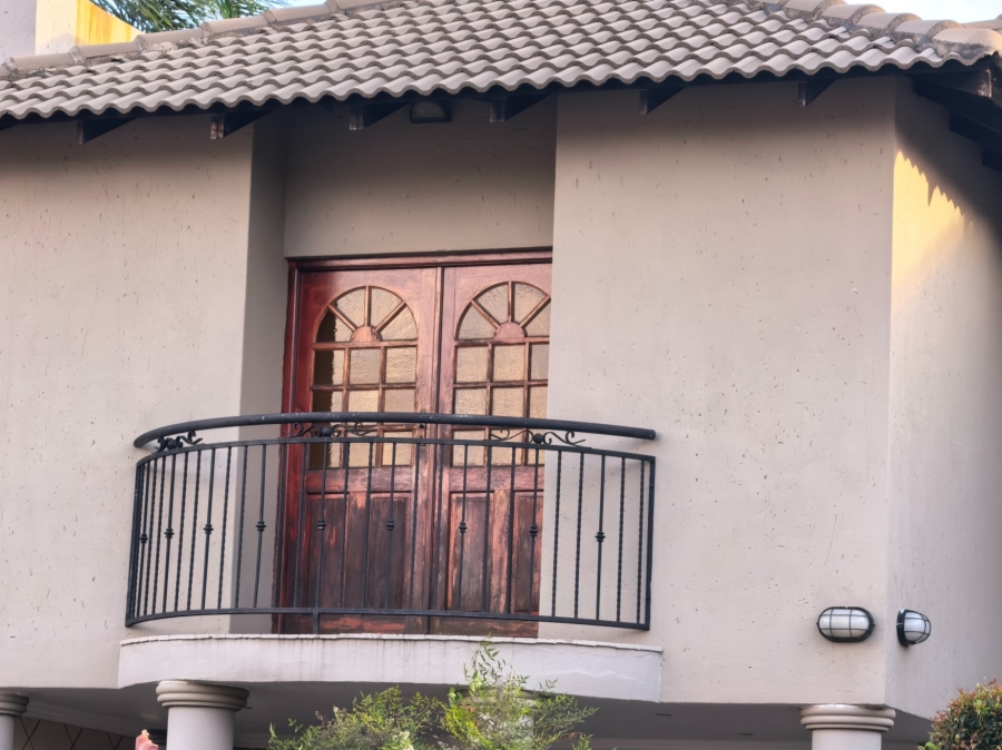 4 Bedroom Property for Sale in Sonneveld Gauteng
