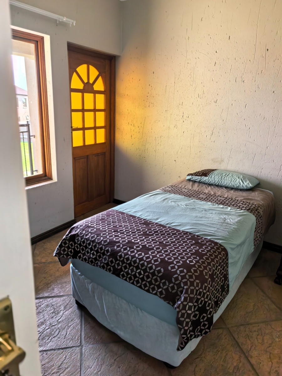 4 Bedroom Property for Sale in Sonneveld Gauteng