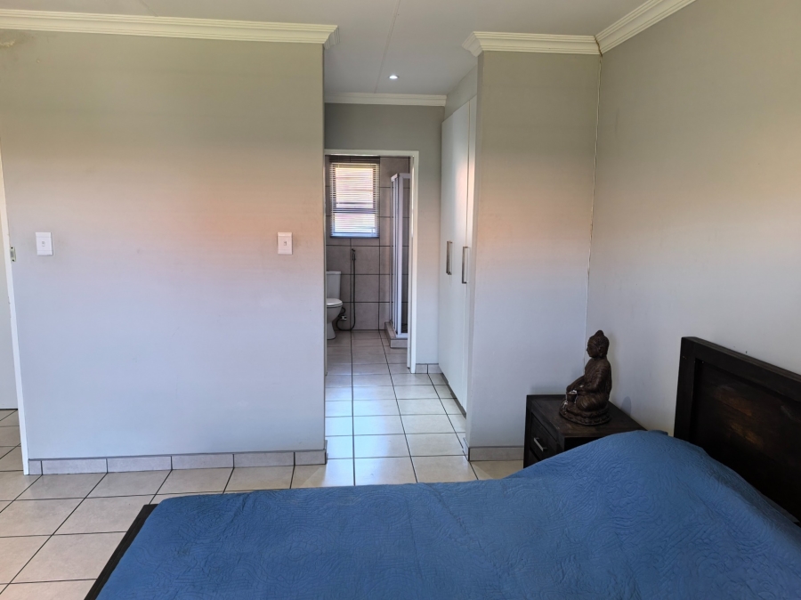 4 Bedroom Property for Sale in Sonneveld Gauteng