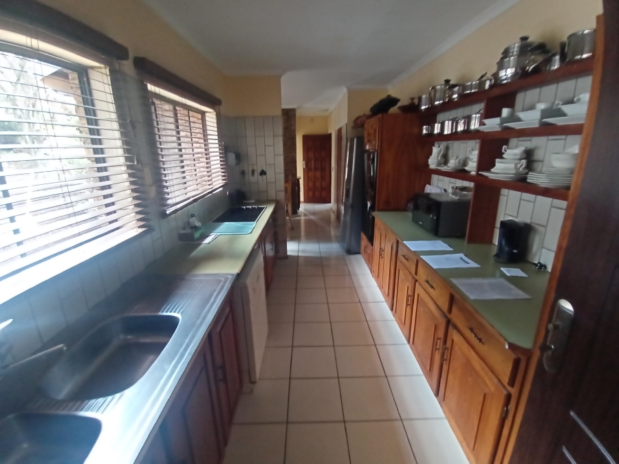 5 Bedroom Property for Sale in Mondeor Gauteng