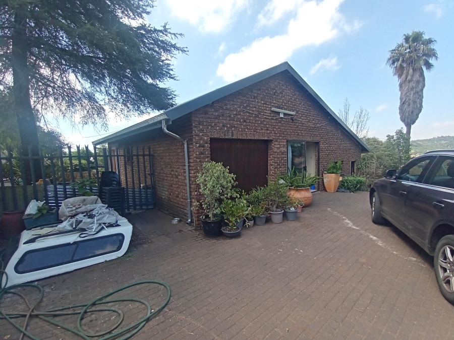 5 Bedroom Property for Sale in Mondeor Gauteng