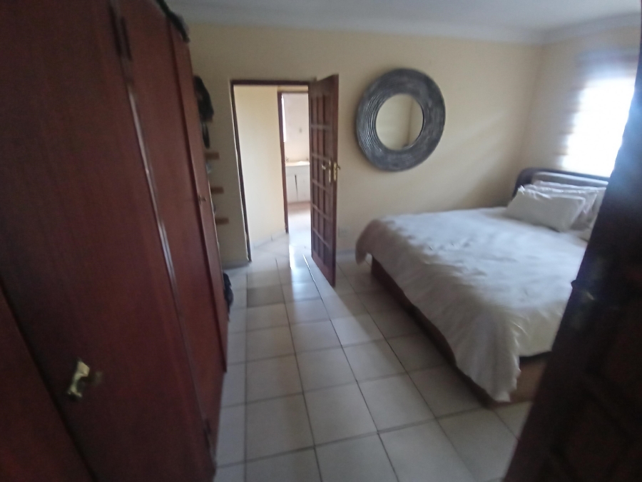 5 Bedroom Property for Sale in Mondeor Gauteng