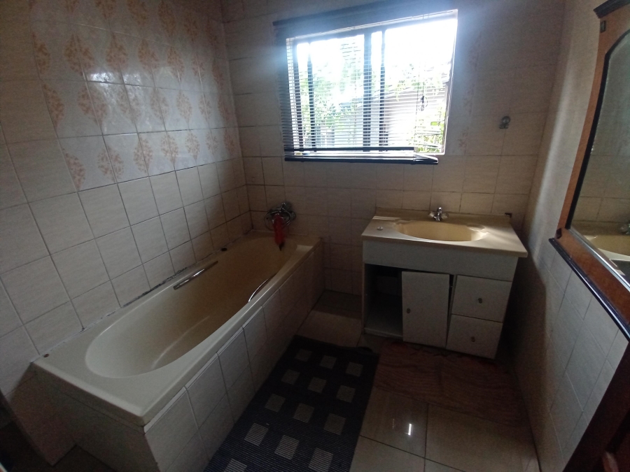5 Bedroom Property for Sale in Mondeor Gauteng