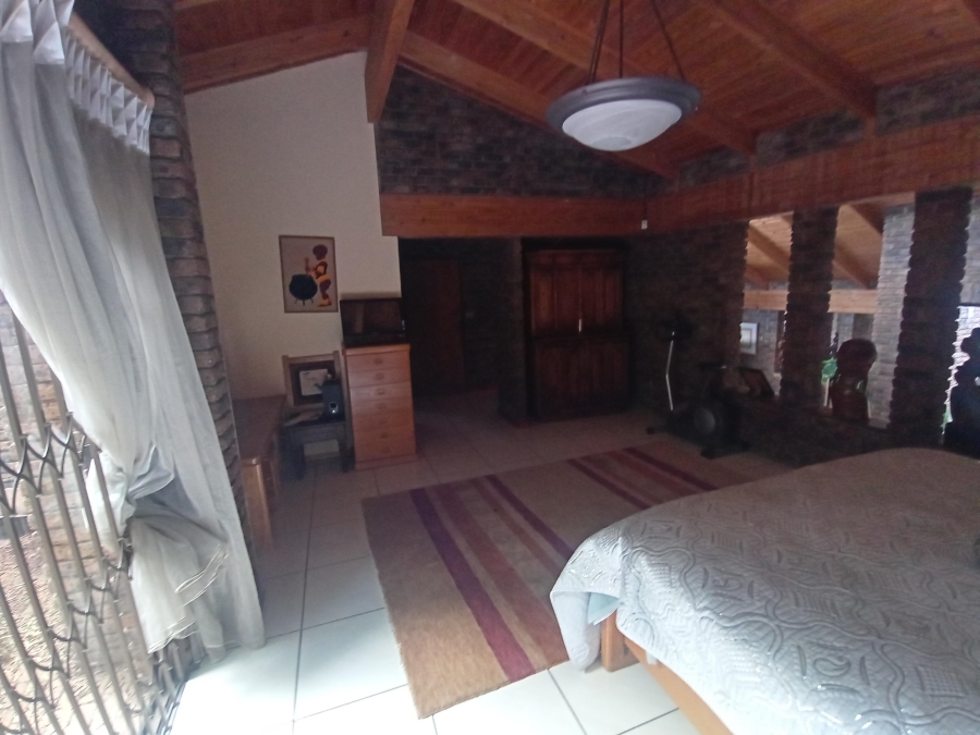 5 Bedroom Property for Sale in Mondeor Gauteng