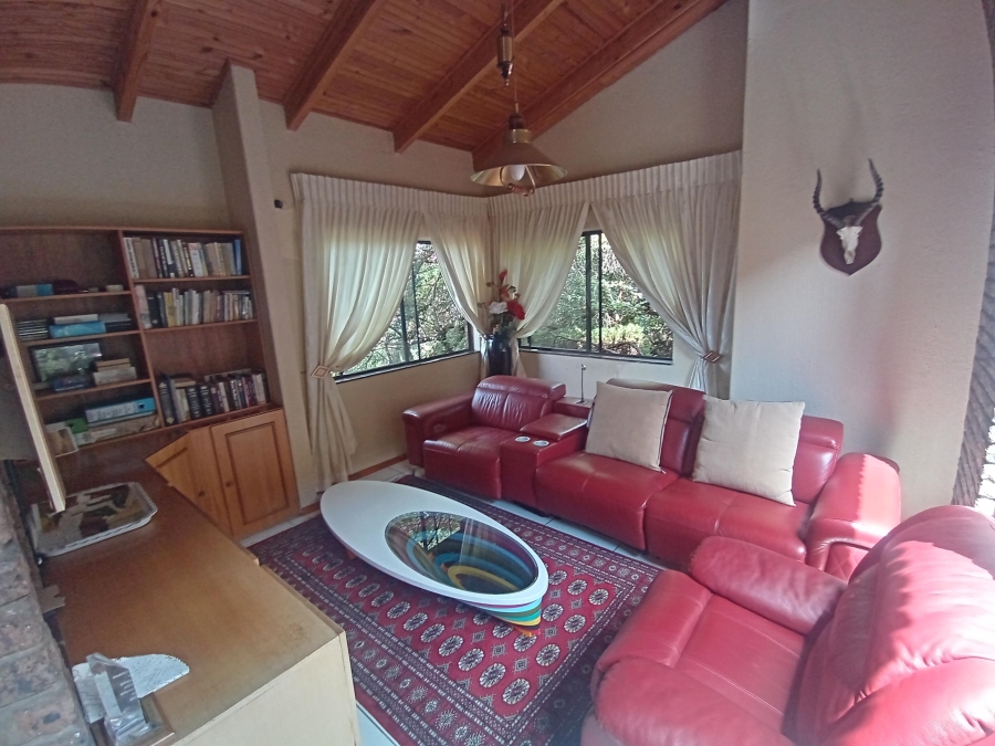 5 Bedroom Property for Sale in Mondeor Gauteng