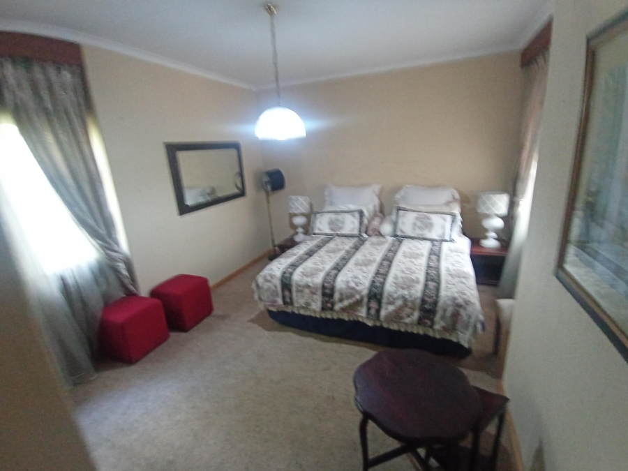 5 Bedroom Property for Sale in Mondeor Gauteng