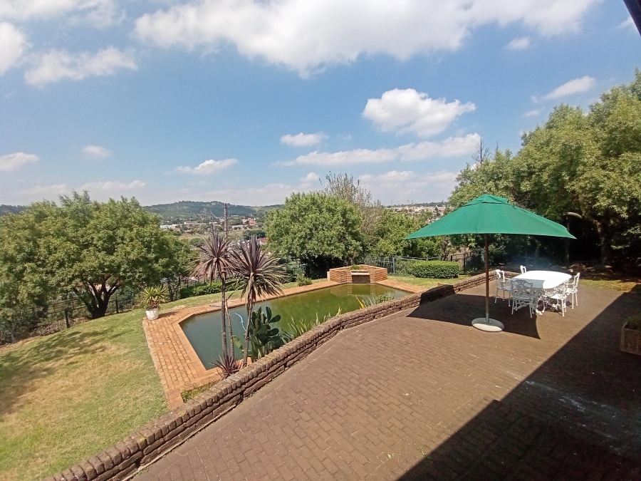 5 Bedroom Property for Sale in Mondeor Gauteng