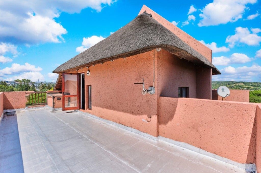 2 Bedroom Property for Sale in Sunninghill Gauteng