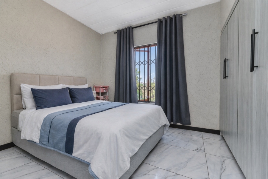 2 Bedroom Property for Sale in Sunninghill Gauteng