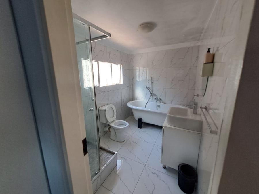 To Let 1 Bedroom Property for Rent in Sandown Estate Gauteng