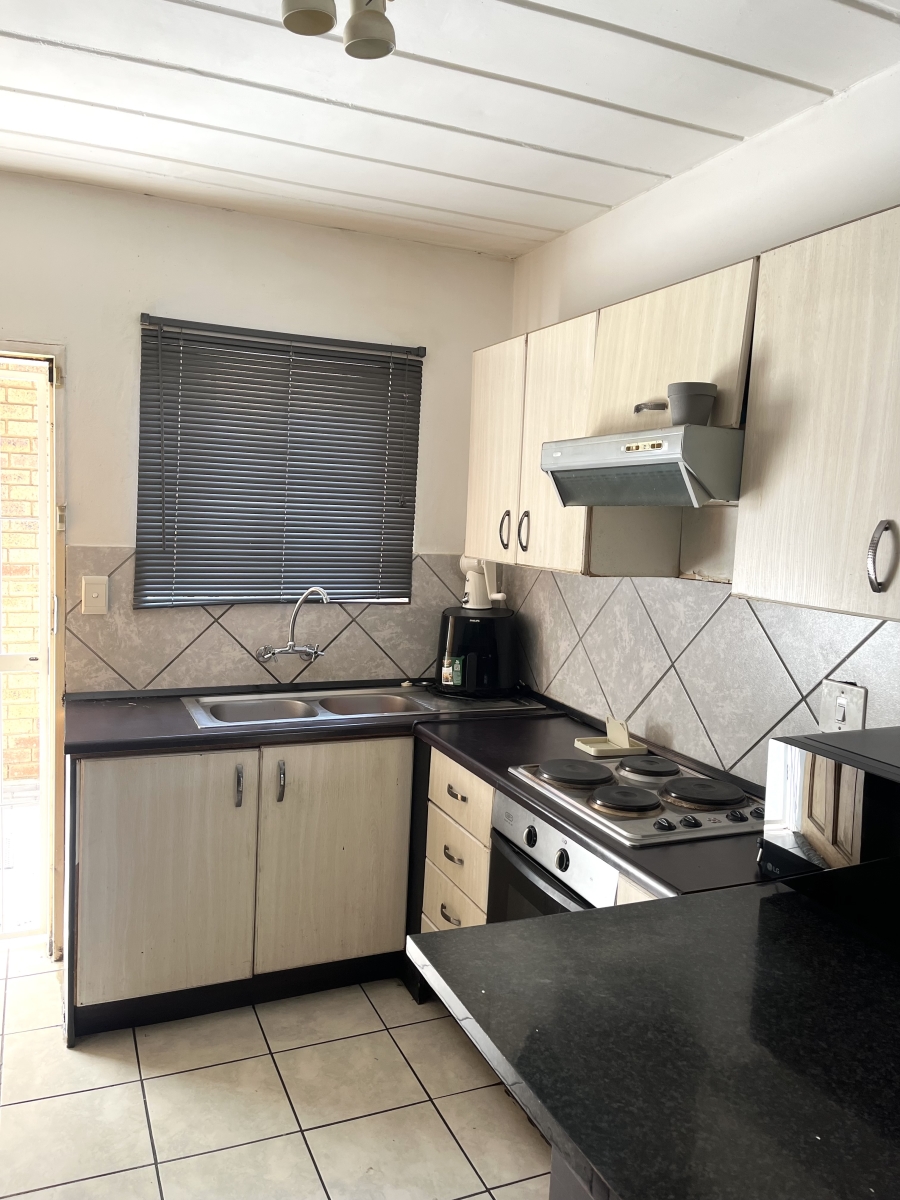 2 Bedroom Property for Sale in Noordwyk Gauteng