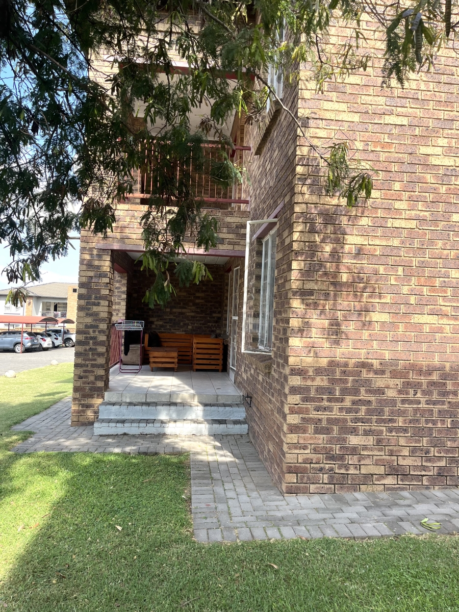 2 Bedroom Property for Sale in Noordwyk Gauteng