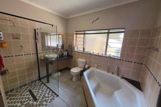 3 Bedroom Property for Sale in Garsfontein Gauteng