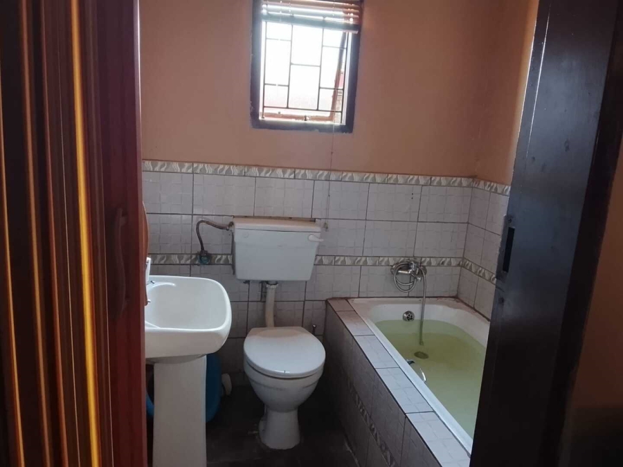 2 Bedroom Property for Sale in Lakeside Gauteng