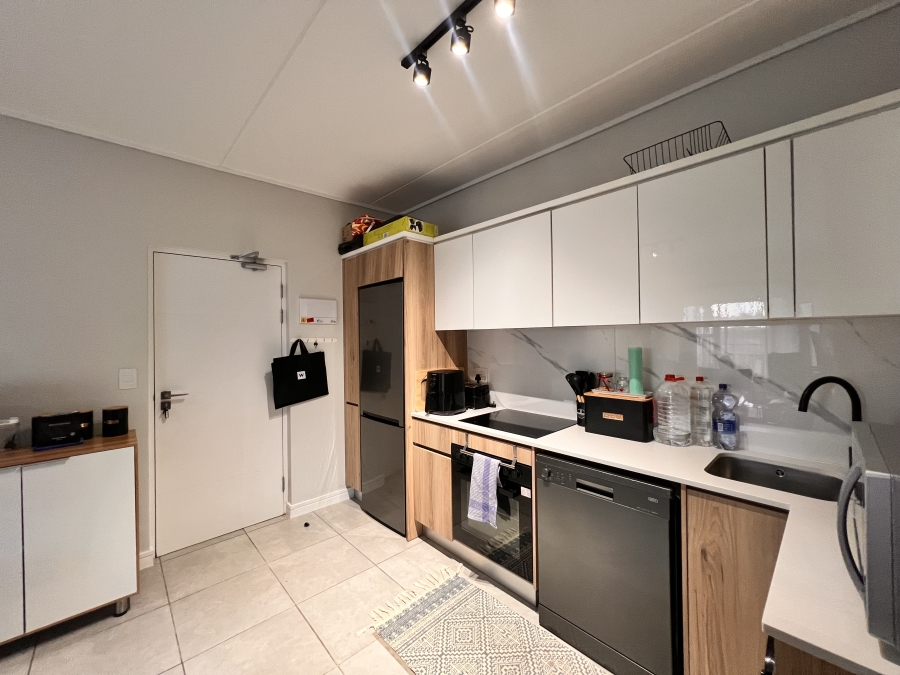 1 Bedroom Property for Sale in Waterfall Gauteng