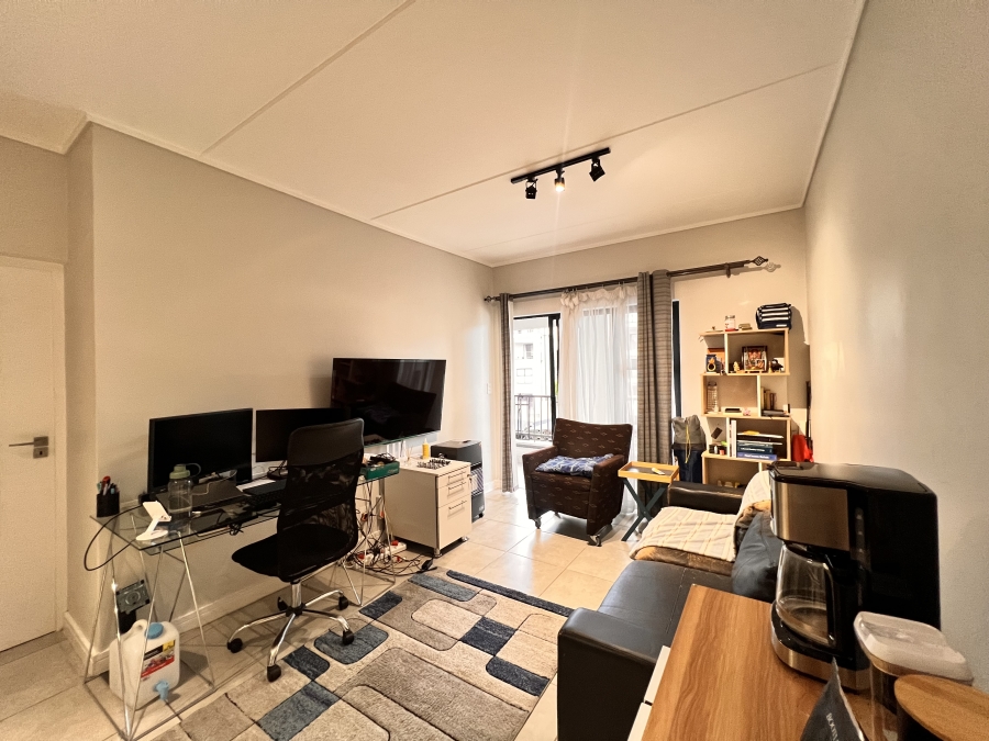 1 Bedroom Property for Sale in Waterfall Gauteng