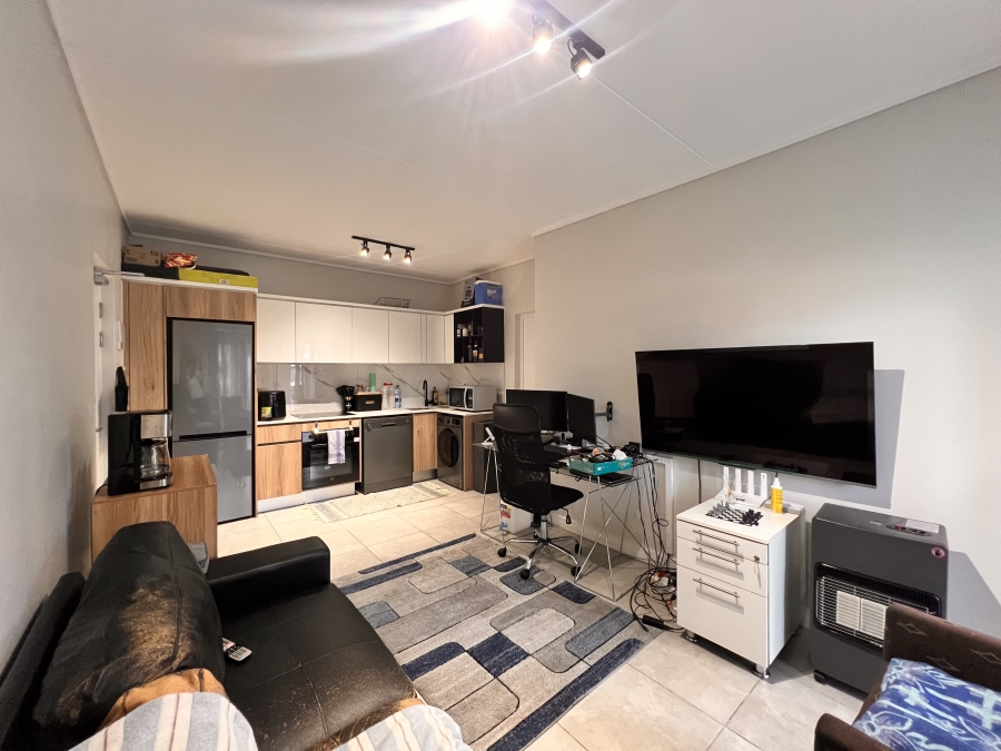 1 Bedroom Property for Sale in Waterfall Gauteng