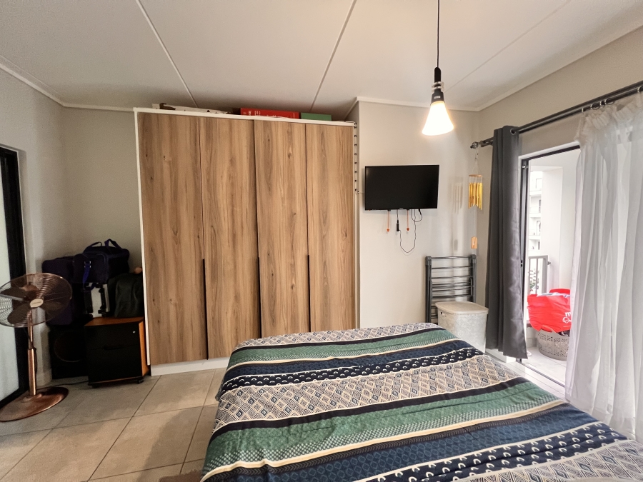 1 Bedroom Property for Sale in Waterfall Gauteng