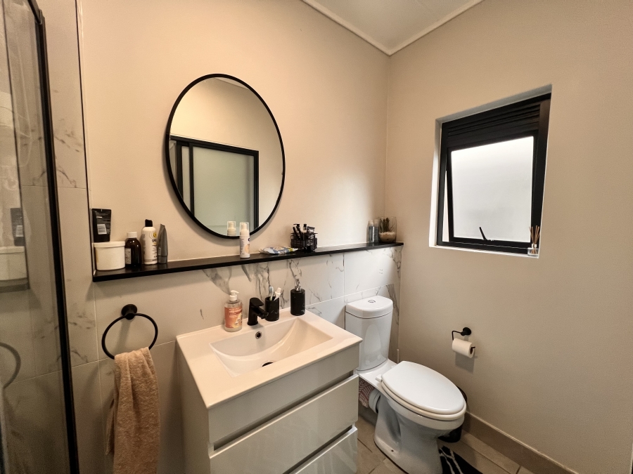 1 Bedroom Property for Sale in Waterfall Gauteng