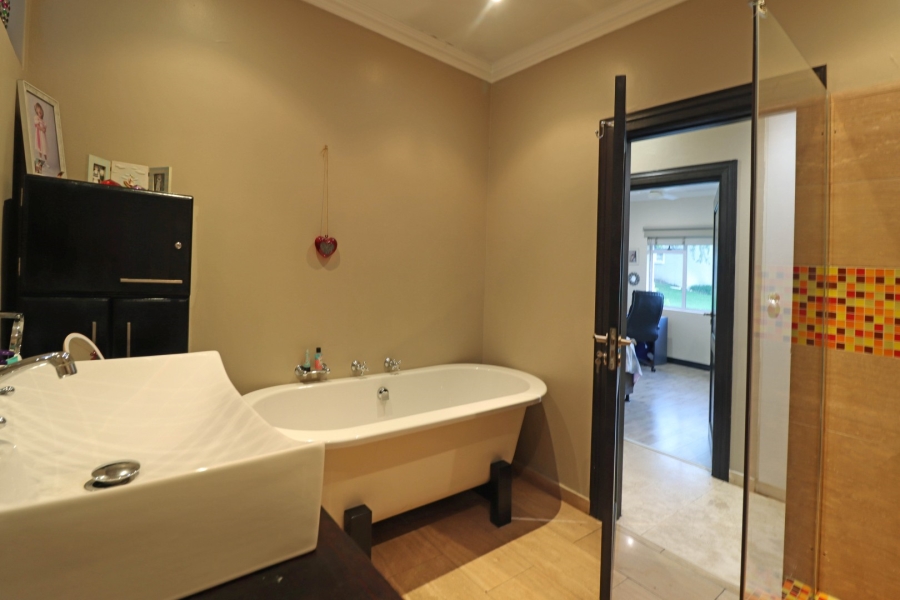 5 Bedroom Property for Sale in Bryanston Gauteng