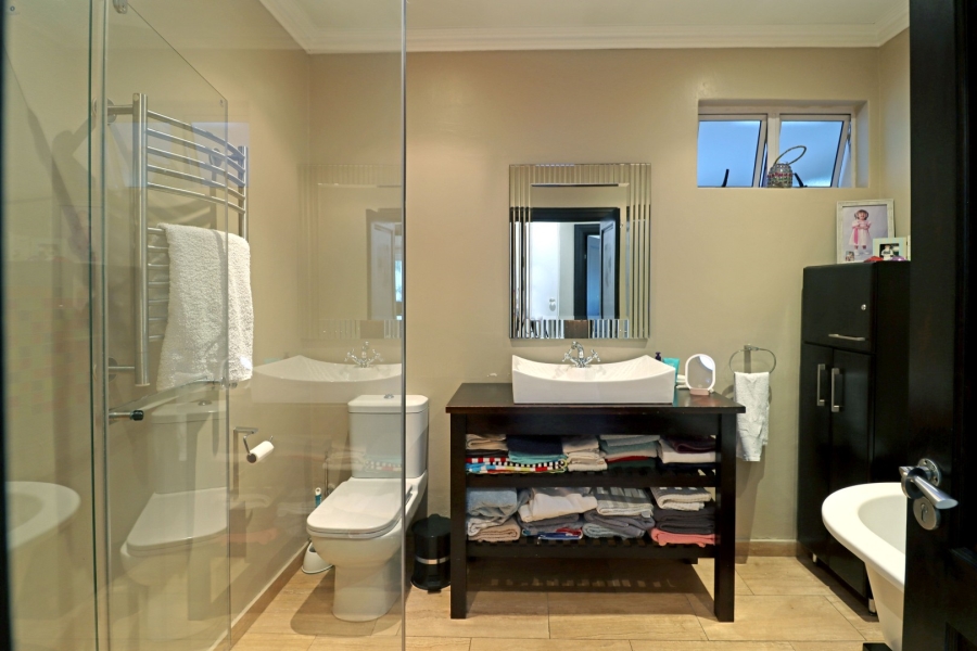 5 Bedroom Property for Sale in Bryanston Gauteng