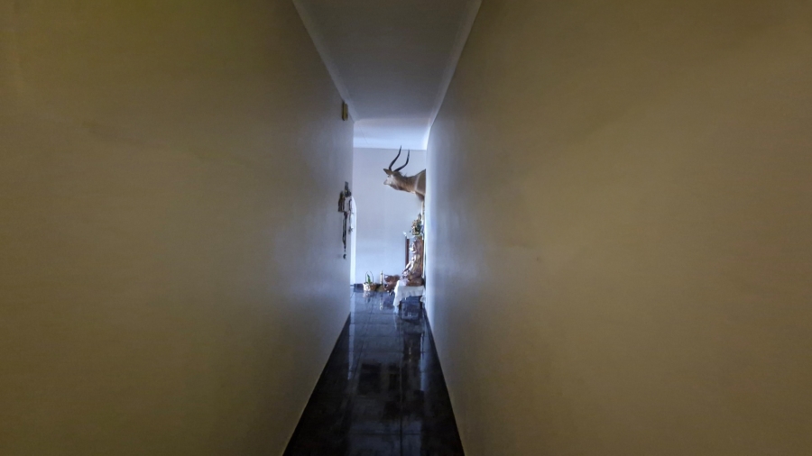 4 Bedroom Property for Sale in Whitney Gardens Gauteng