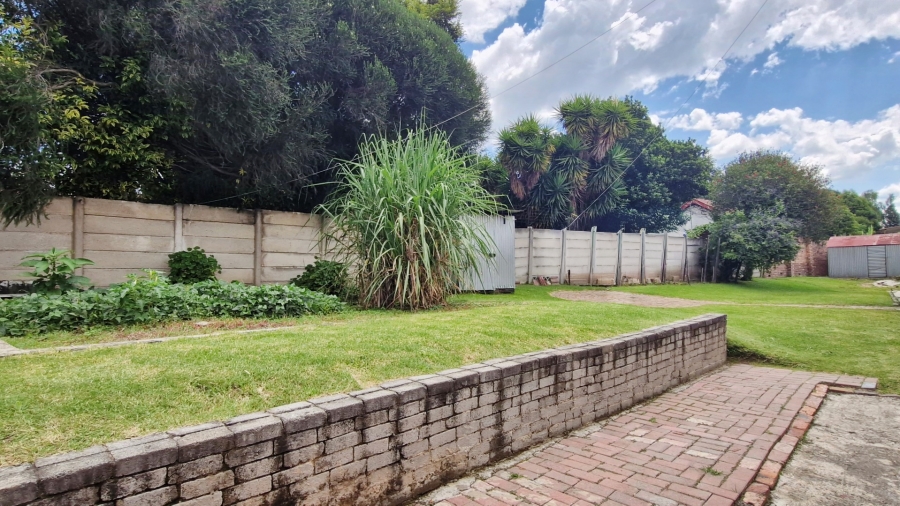 4 Bedroom Property for Sale in Whitney Gardens Gauteng