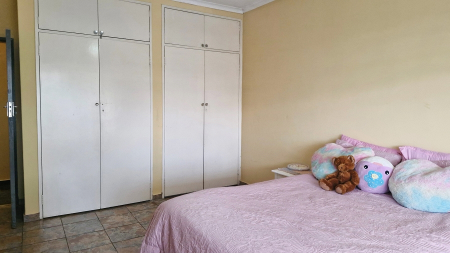 4 Bedroom Property for Sale in Whitney Gardens Gauteng