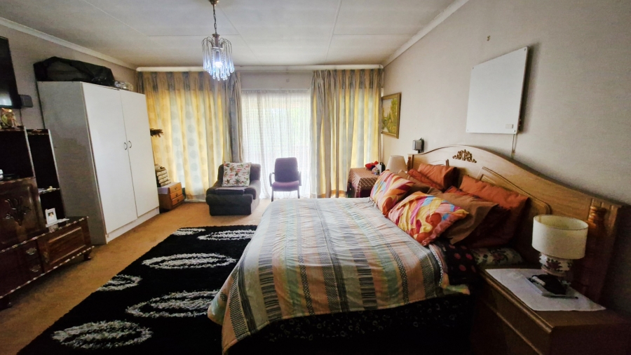 4 Bedroom Property for Sale in Whitney Gardens Gauteng