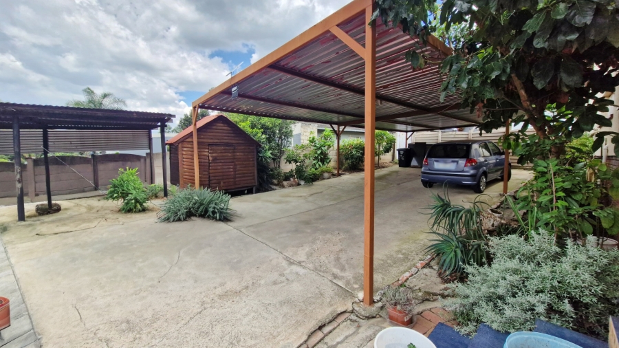 4 Bedroom Property for Sale in Whitney Gardens Gauteng