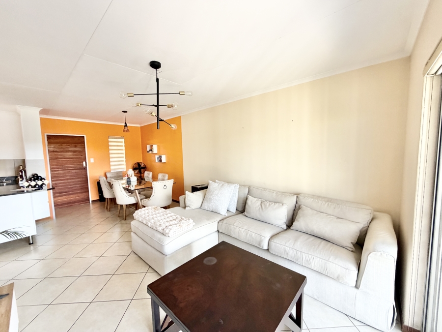 2 Bedroom Property for Sale in Monavoni Gauteng