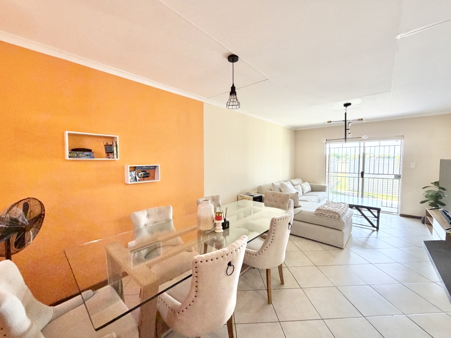2 Bedroom Property for Sale in Monavoni Gauteng