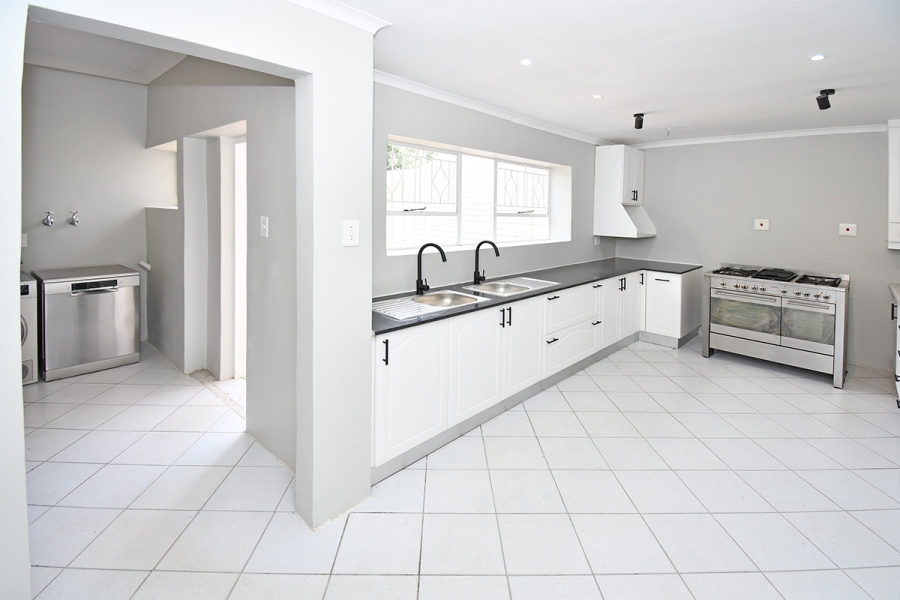 5 Bedroom Property for Sale in Bagleyston Gauteng