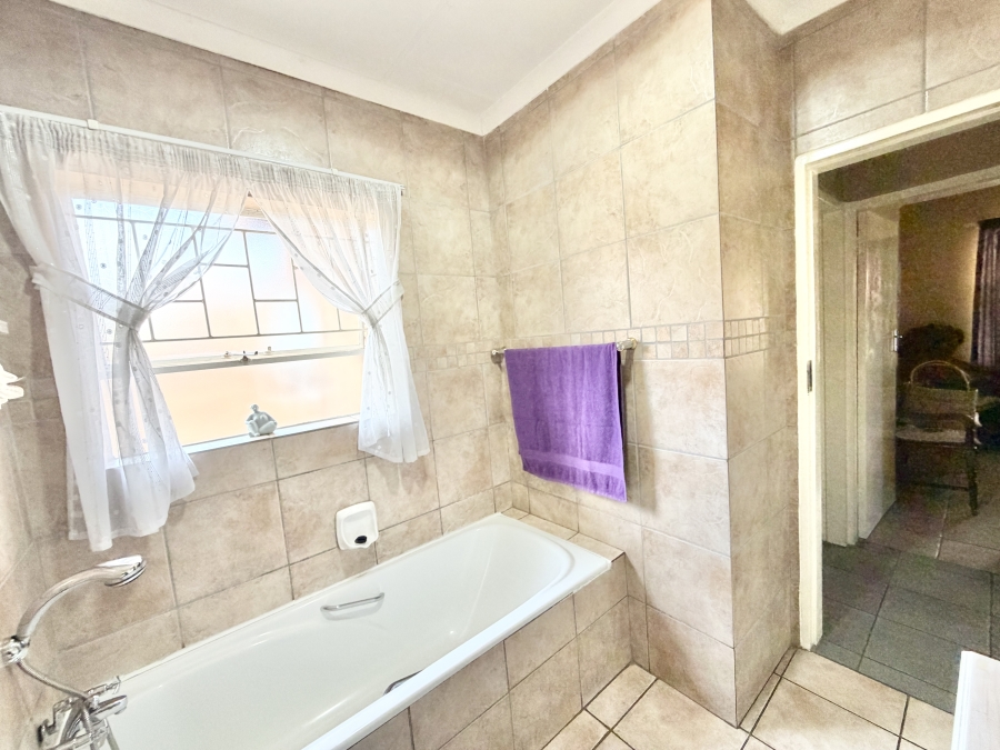 3 Bedroom Property for Sale in Amberfield Gauteng