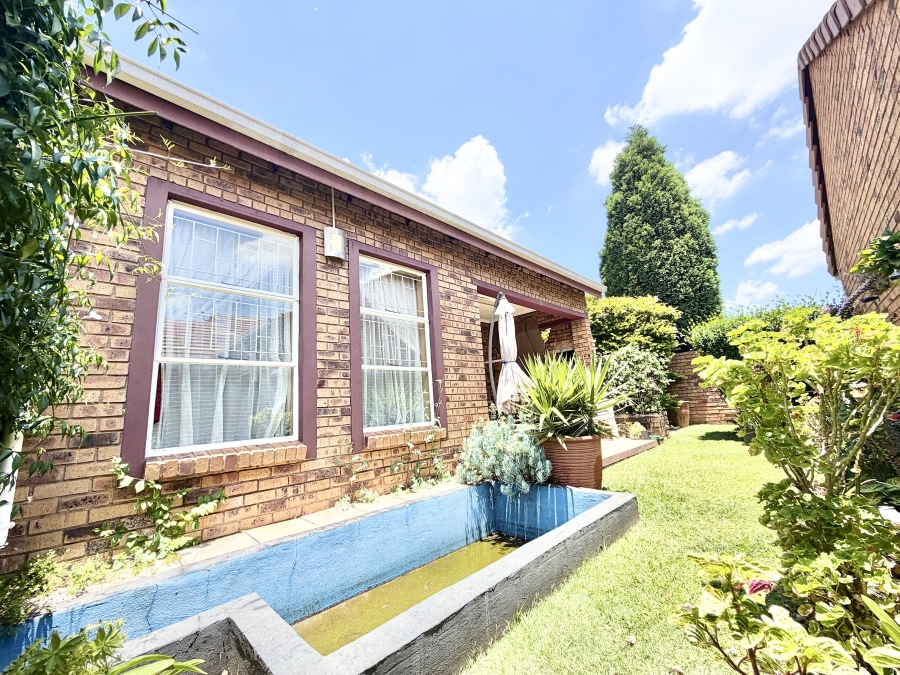 3 Bedroom Property for Sale in Amberfield Gauteng