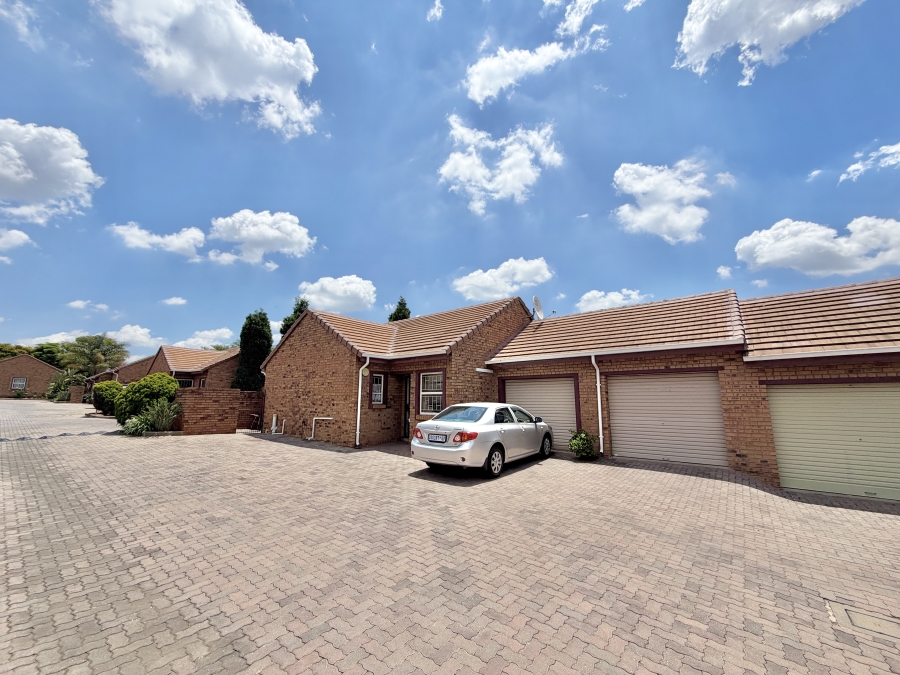 3 Bedroom Property for Sale in Amberfield Gauteng