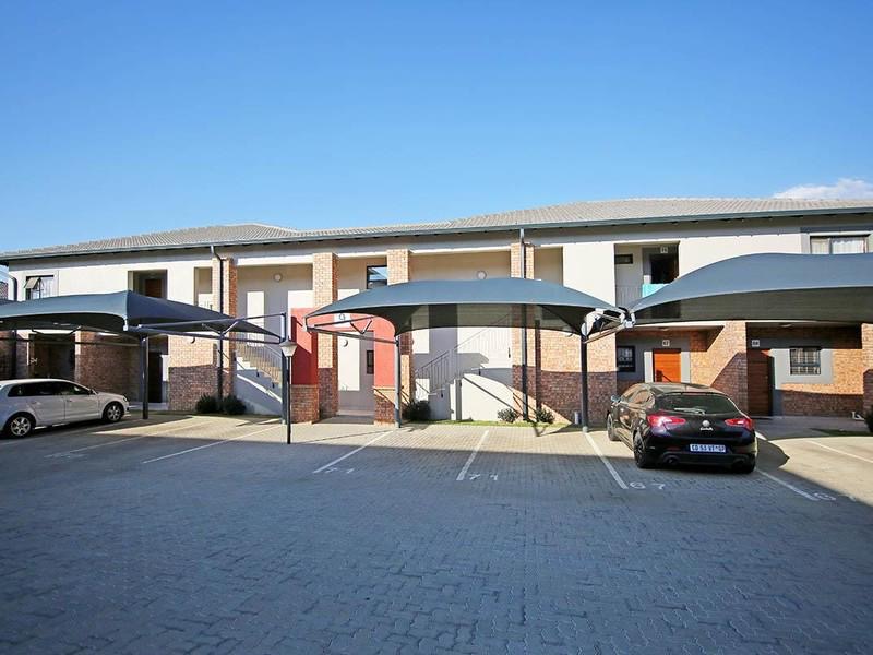 2 Bedroom Property for Sale in Noordwyk Gauteng