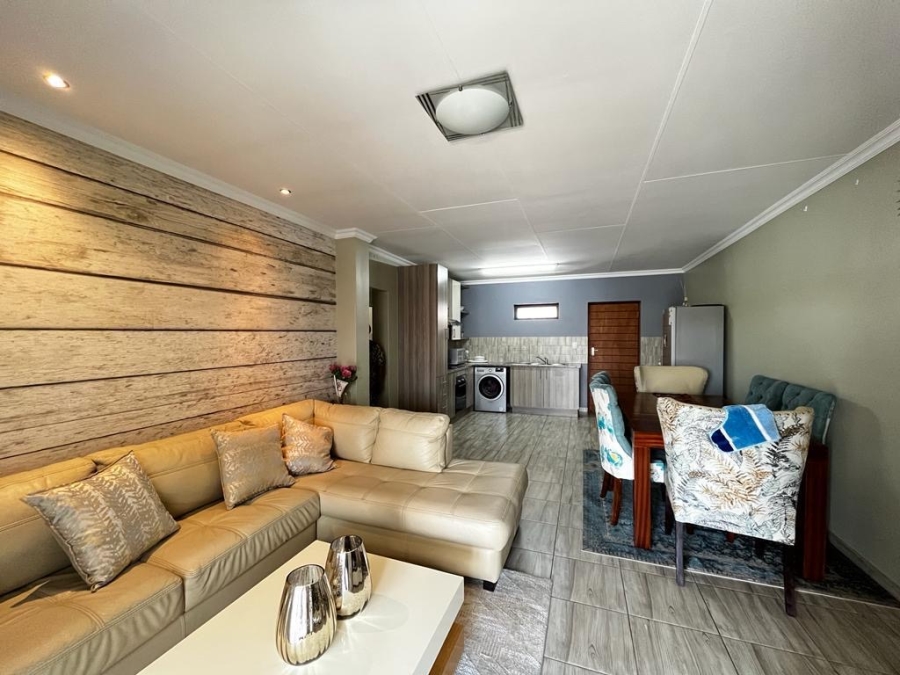 2 Bedroom Property for Sale in Noordwyk Gauteng