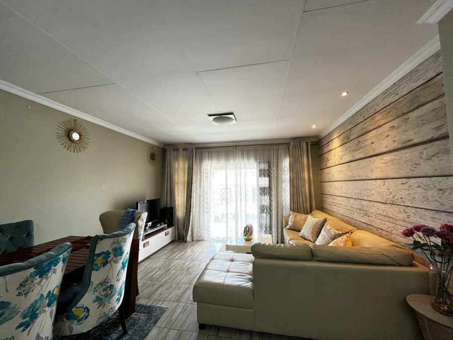 2 Bedroom Property for Sale in Noordwyk Gauteng