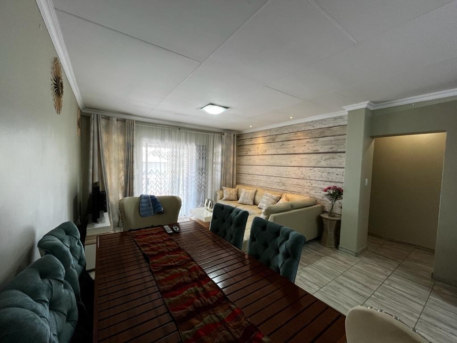 2 Bedroom Property for Sale in Noordwyk Gauteng