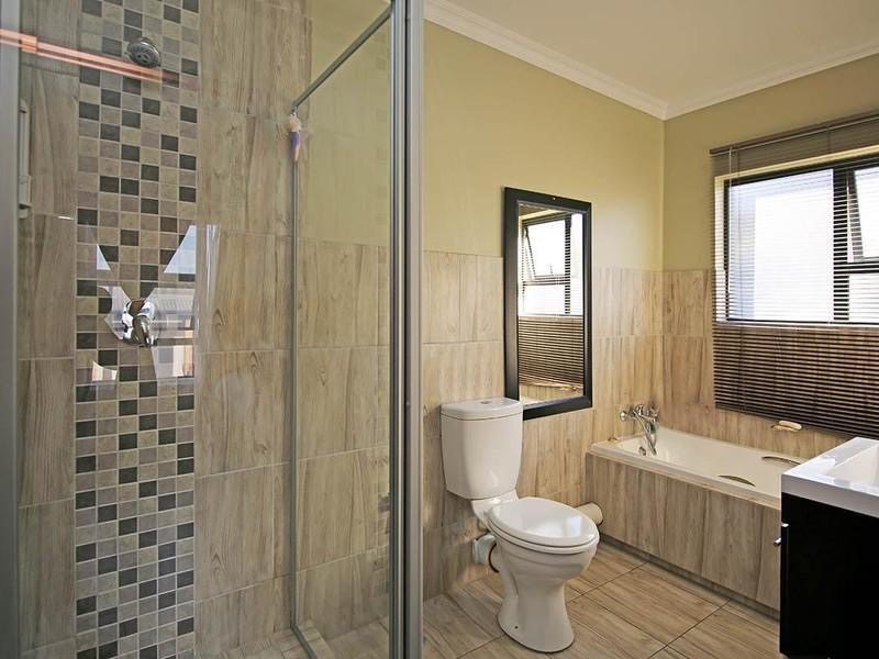 2 Bedroom Property for Sale in Noordwyk Gauteng