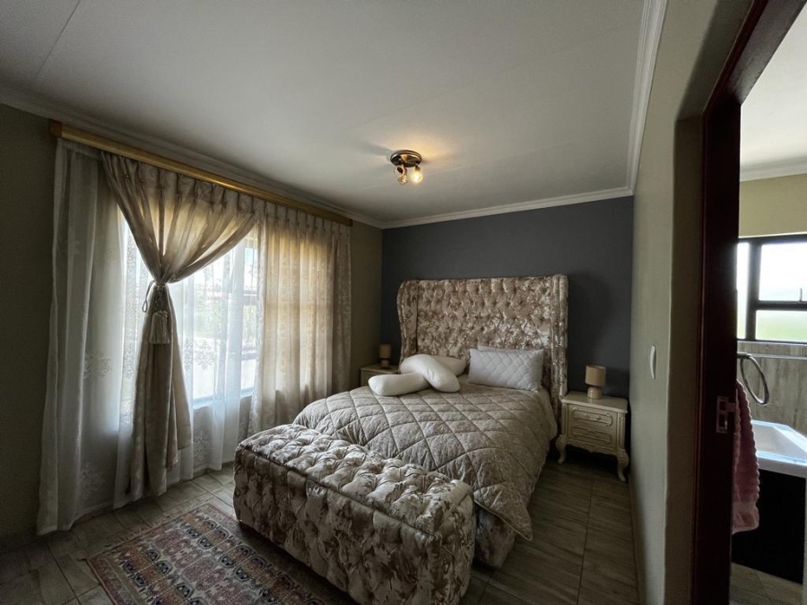 2 Bedroom Property for Sale in Noordwyk Gauteng