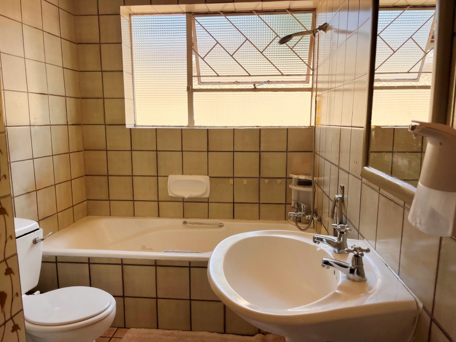 4 Bedroom Property for Sale in Sunningdale Gauteng