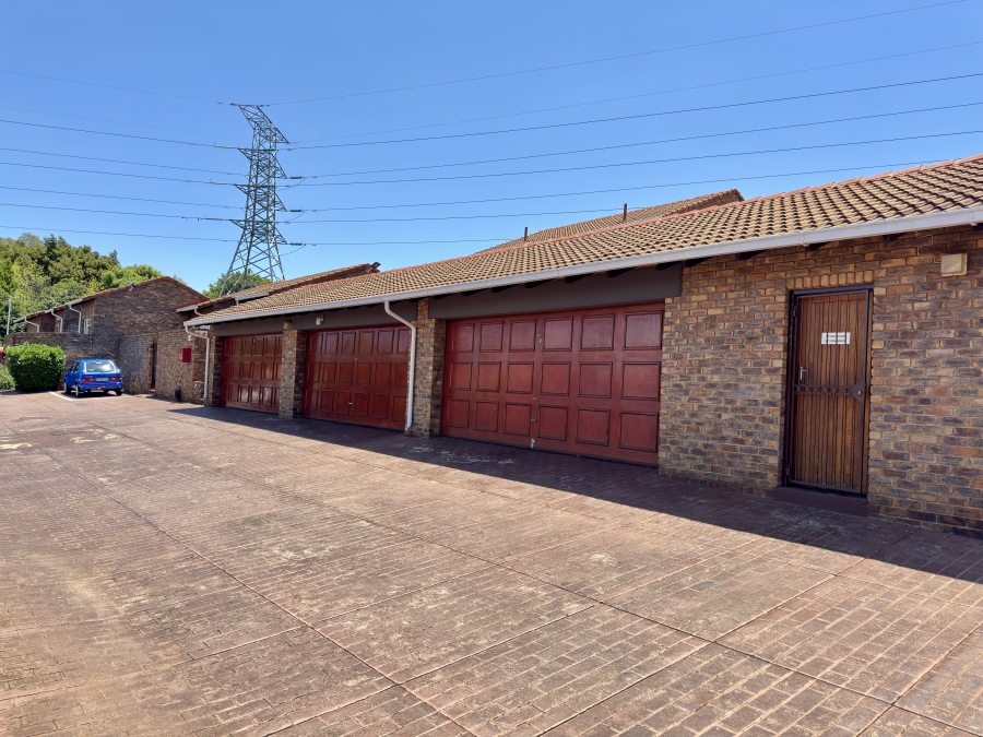 3 Bedroom Property for Sale in Glen Lauriston Gauteng
