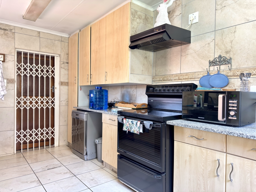 3 Bedroom Property for Sale in Glen Lauriston Gauteng