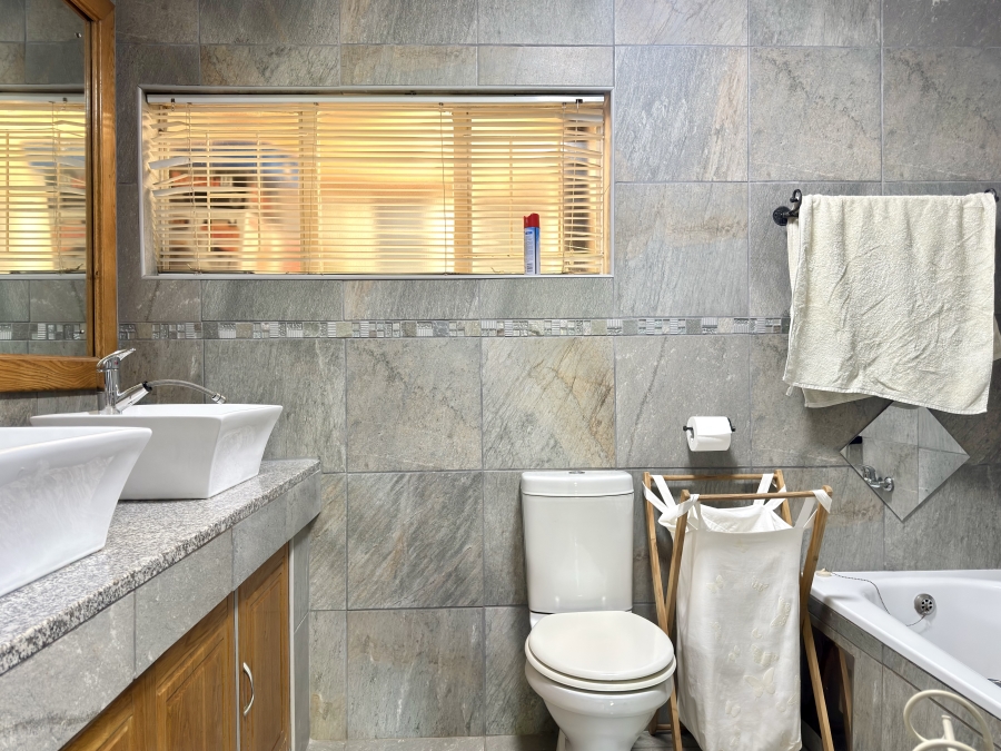 3 Bedroom Property for Sale in Glen Lauriston Gauteng