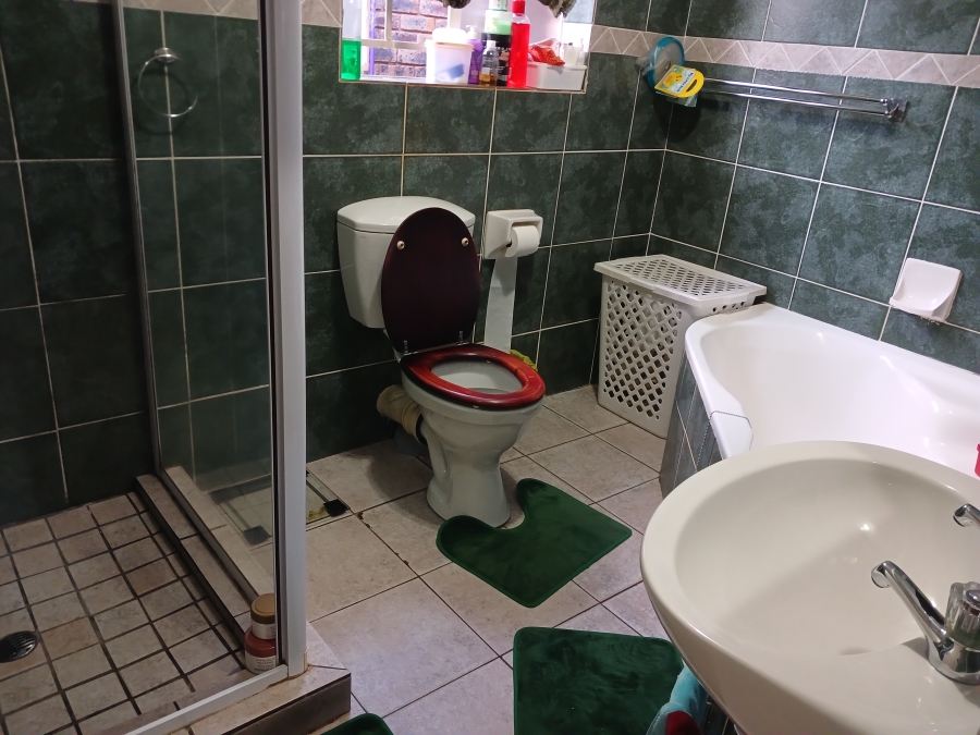 To Let 3 Bedroom Property for Rent in Rooihuiskraal North Gauteng