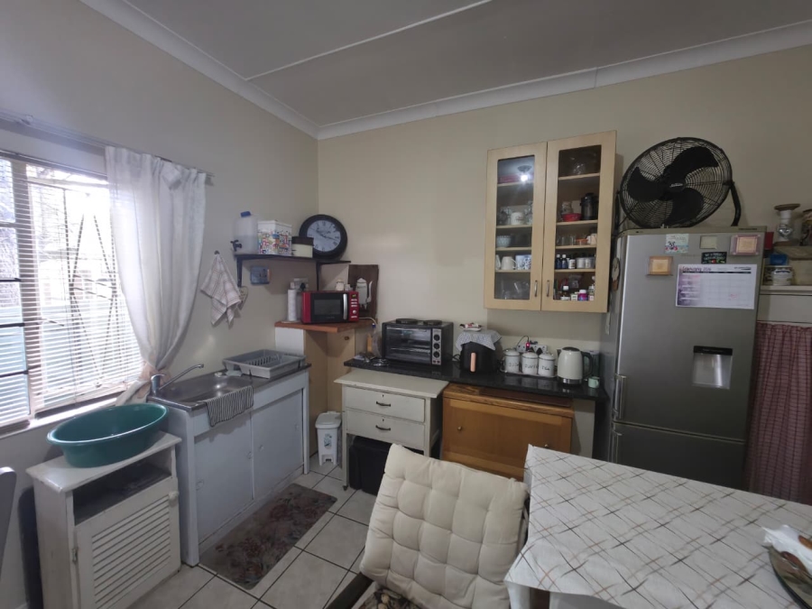 To Let 1 Bedroom Property for Rent in Queenswood Gauteng