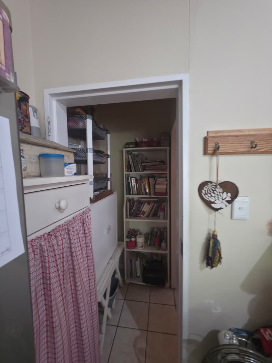 To Let 1 Bedroom Property for Rent in Queenswood Gauteng