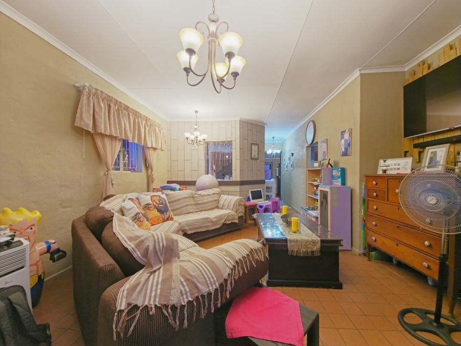 2 Bedroom Property for Sale in Dorandia Gauteng